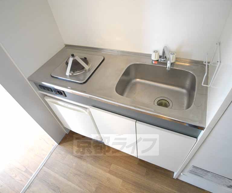 Kitchen. 303, Room photo diversion