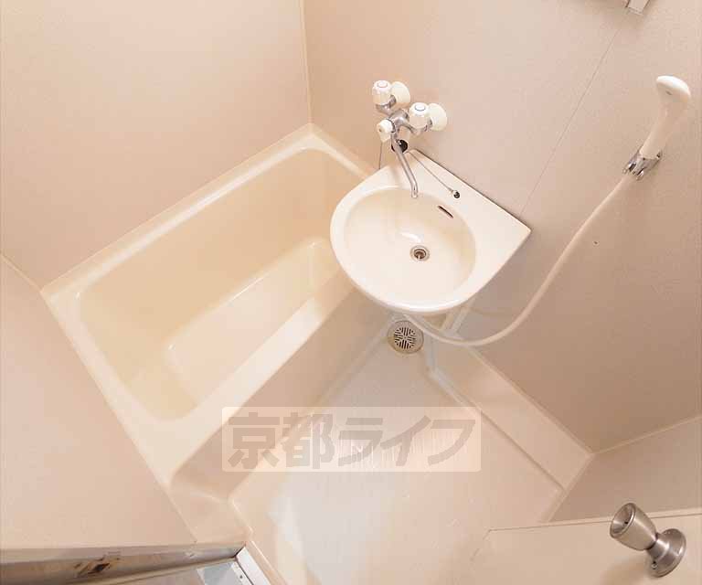 Bath. 103, Room photo diversion