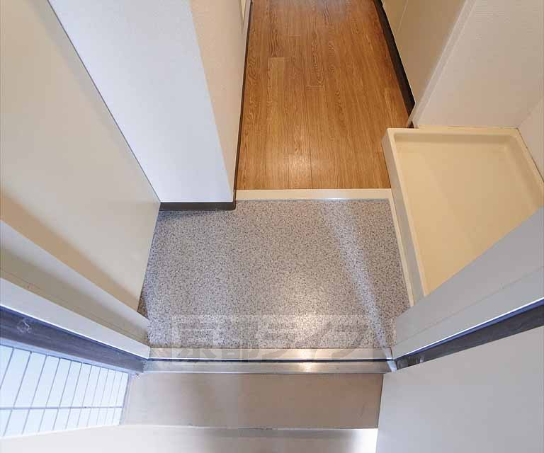 Entrance. 103, Room photo diversion