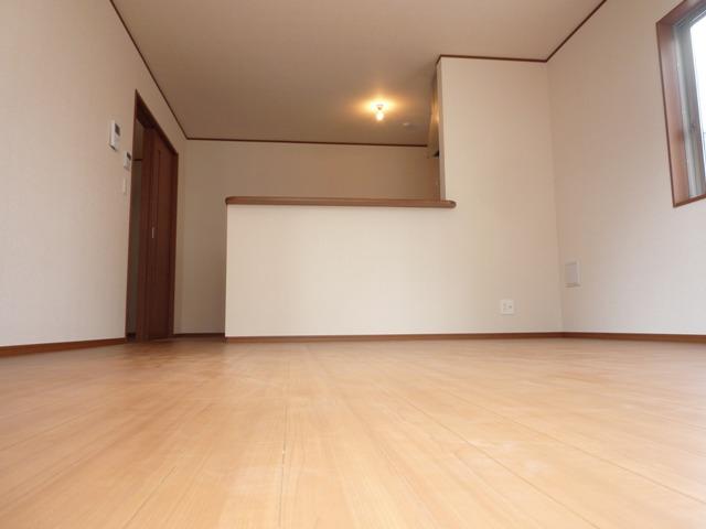 Same specifications photos (living). Same specifications photos (living) Window 3 places bright living 19 Pledge!