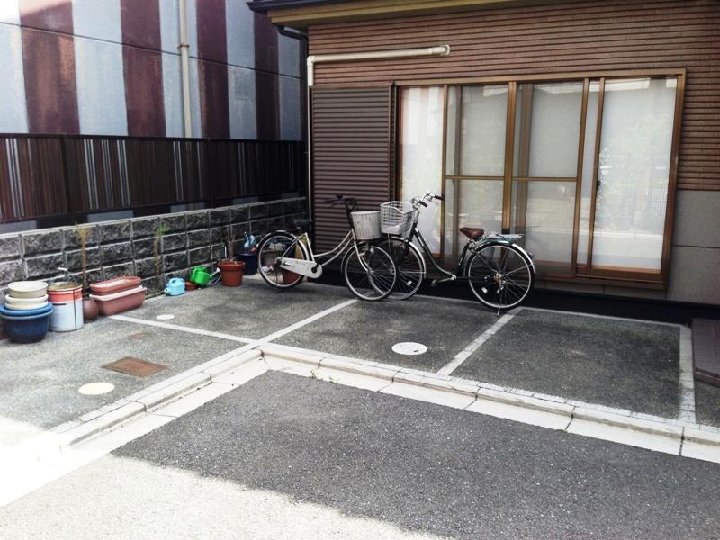 Local appearance photo. Local (10 May 2013) Shooting