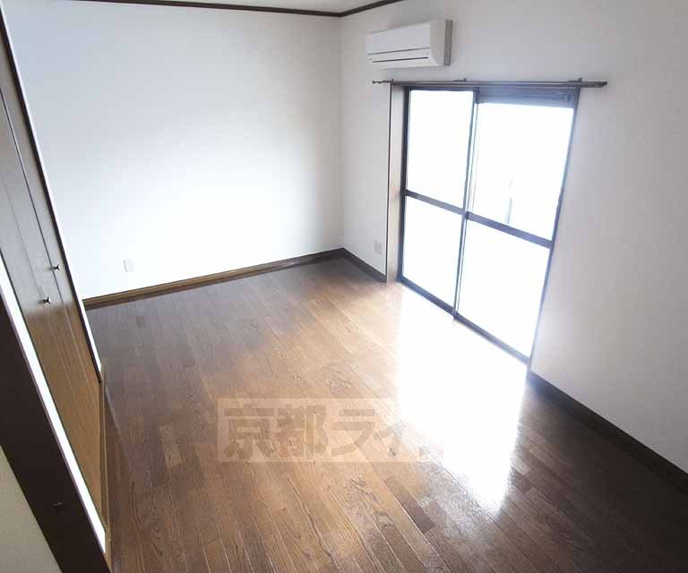 Living and room. 201, Room photo diversion