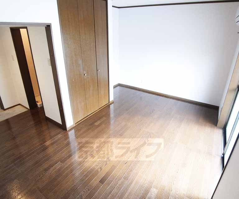 Living and room. 201, Room photo diversion