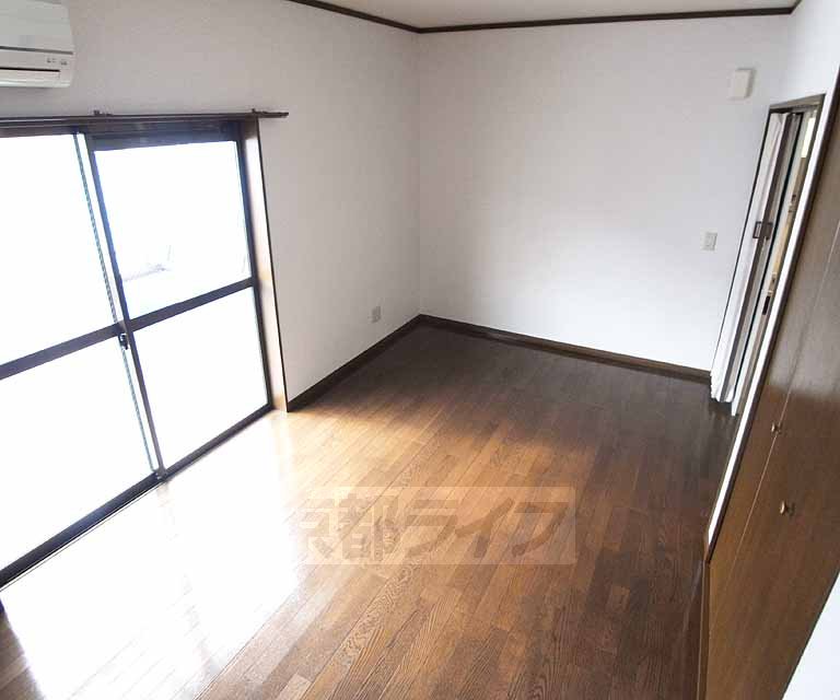 Living and room. 201, Room photo diversion