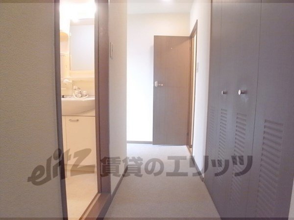 Other room space. Corridor