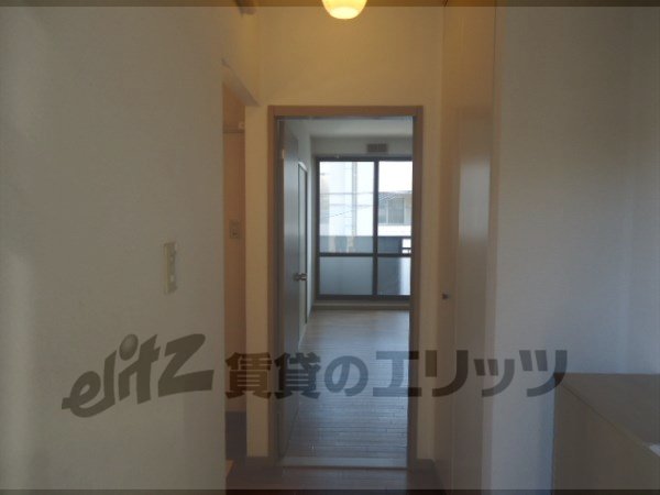 Other room space. Corridor