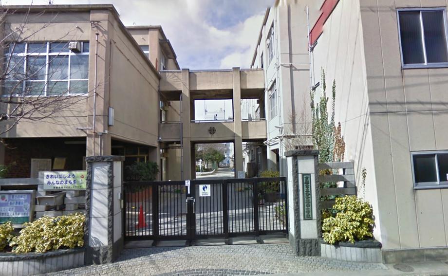 Primary school. Kujo Tominami until elementary school 656m