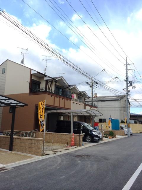 Local photos, including front road. December 2013 shooting: convenient to parking and wide before road! 