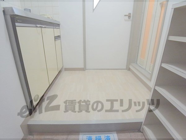 Other room space. Corridor