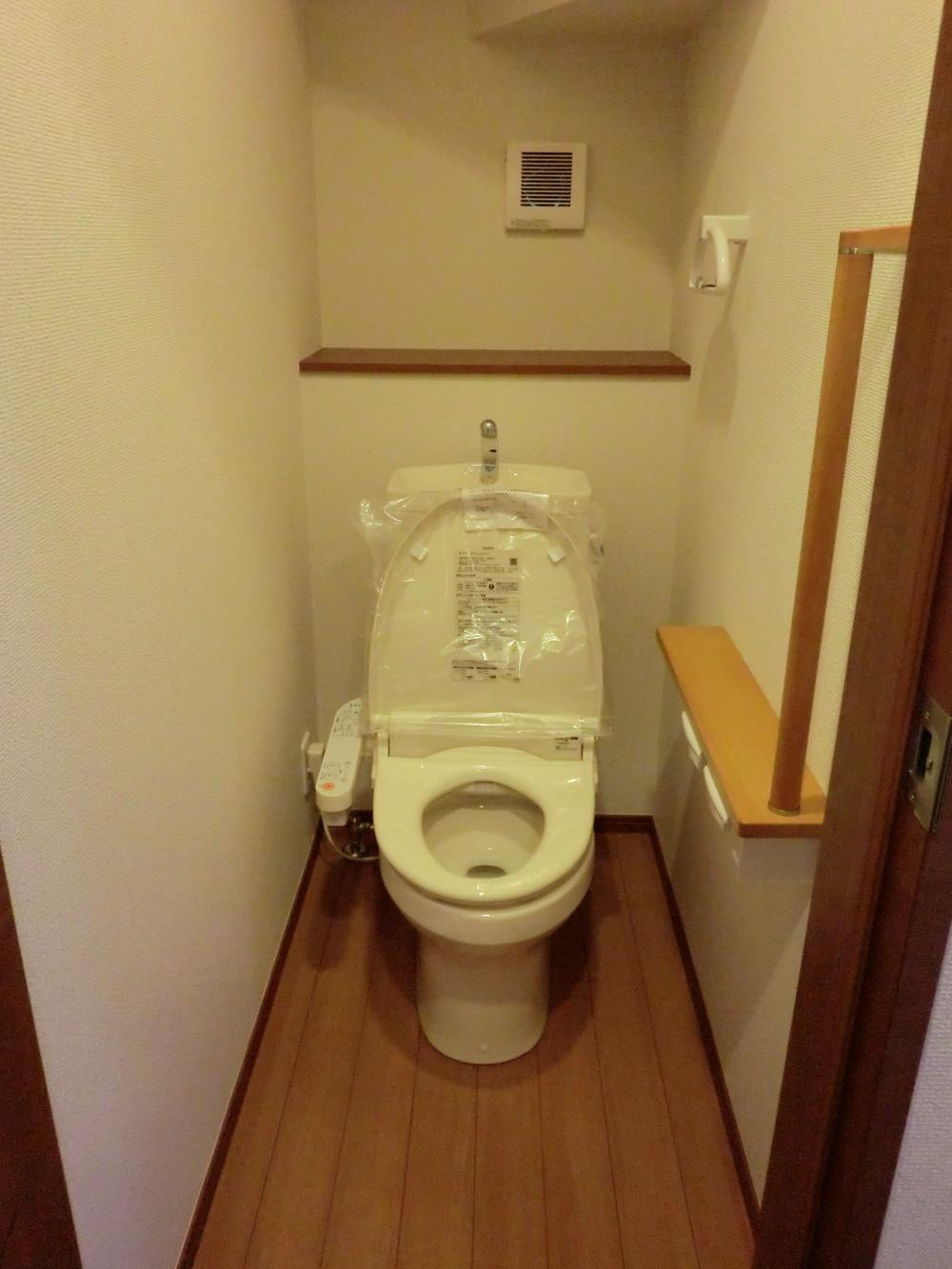 Power generation ・ Hot water equipment. Same specifications photos (toilet)