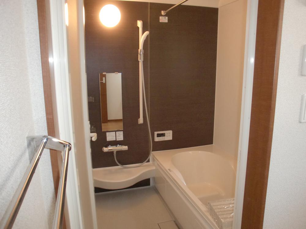 Same specifications photo (bathroom). Same specifications photo (bathroom) 1616 size standard!  System bus with bathroom dryer comfortable! 