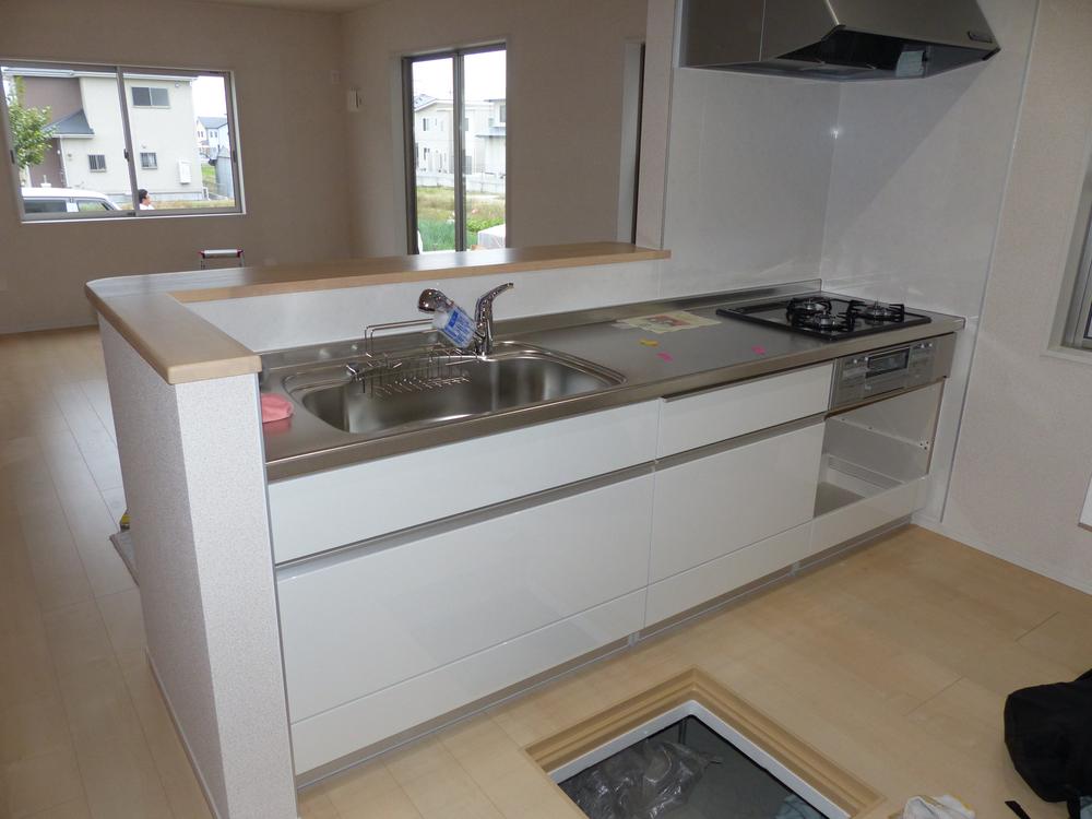 Same specifications photo (kitchen). Same specifications photo (kitchen) Water purifier integrated system Kitchen!  Glad slide housed a large number! 