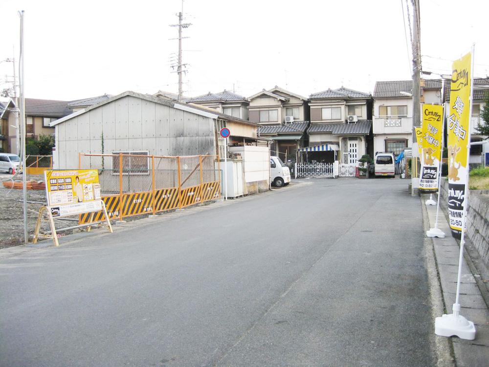 Local photos, including front road. Local (11 May 2013) Shooting