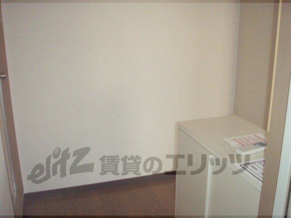 Other room space. Corridor