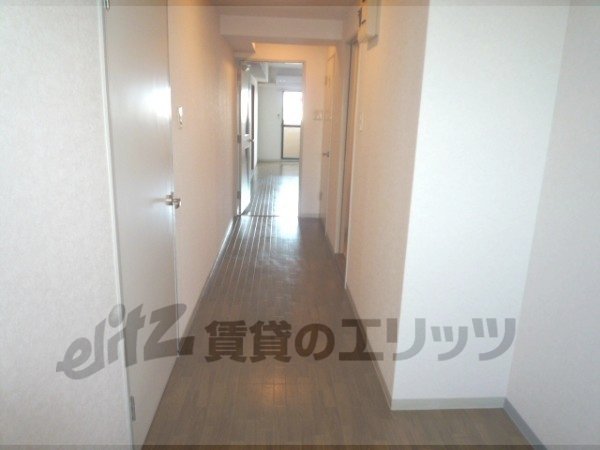 Other room space. Corridor