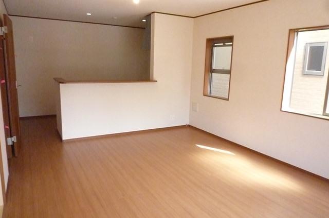 Same specifications photos (living). Example of construction photos (living) Face-to-face kitchen adopted, Window 3 direction There yang per ventilation ensure