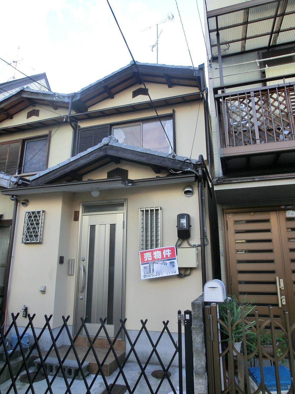 Local appearance photo