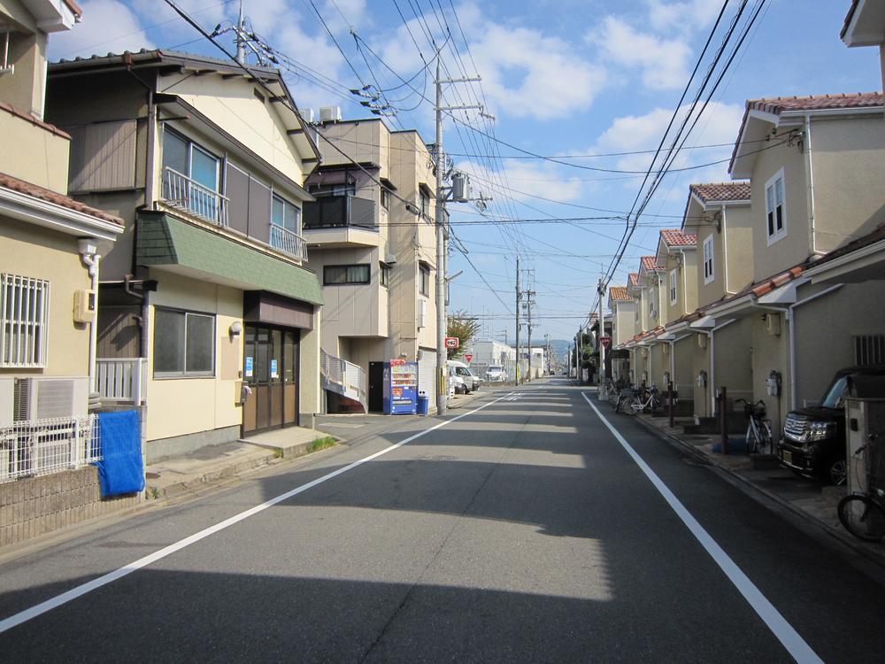 Local photos, including front road. Local (11 May 2013) Shooting