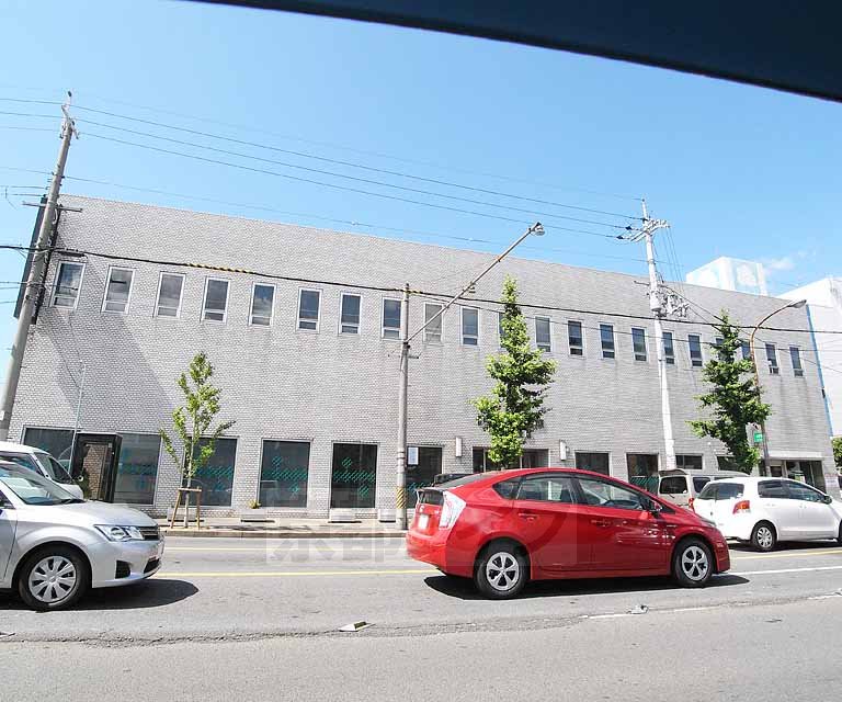 Bank. Kyoto Chuo Shinkin Bank Kamitoba 215m to the branch (Bank)