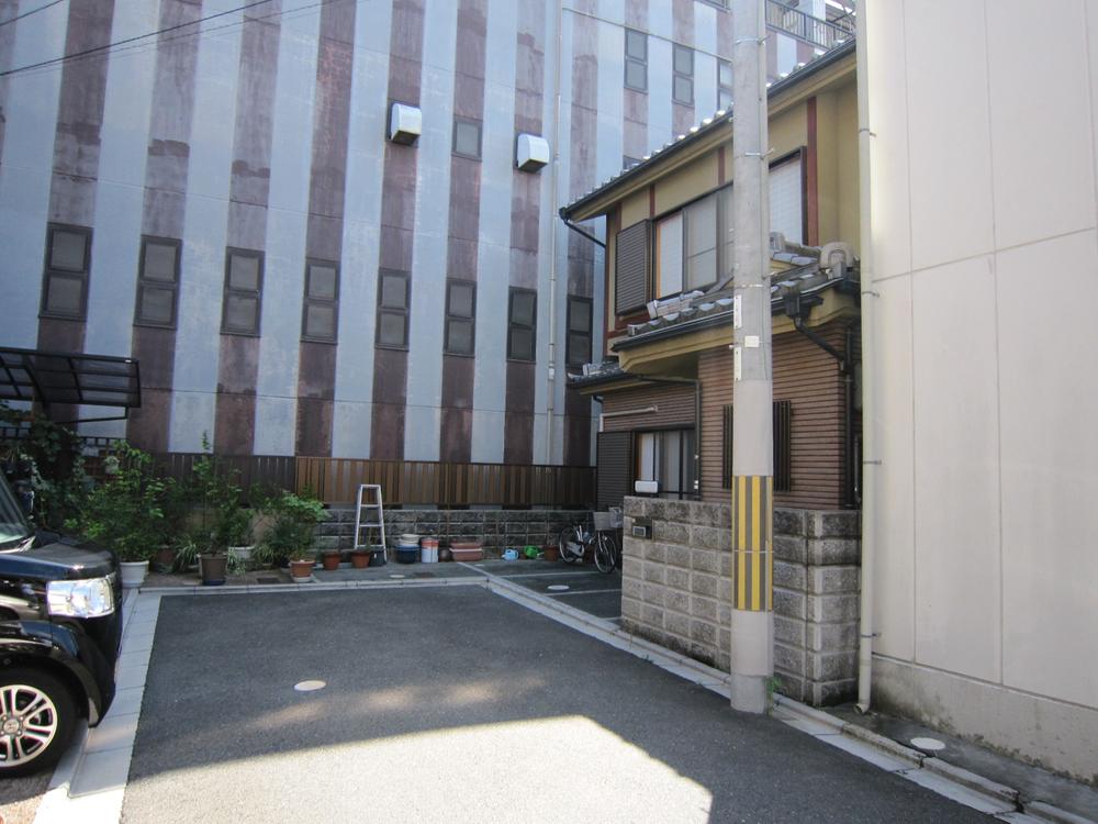 Local photos, including front road. Local (September 2013) Shooting