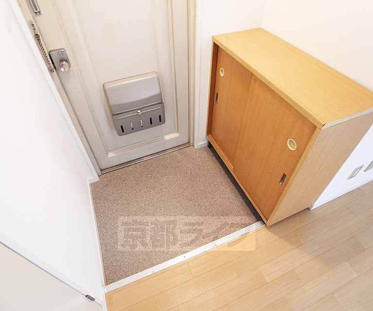 Entrance. 502, Room photo diversion