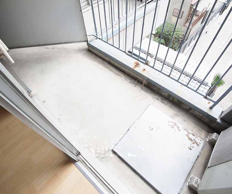 Balcony. 502, Room photo diversion