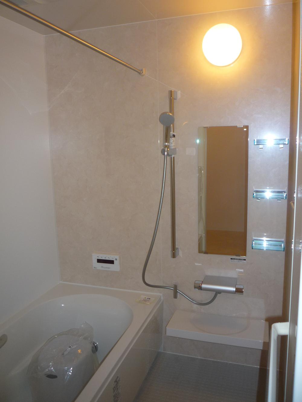 Same specifications photo (bathroom). Same specification standard bathroom