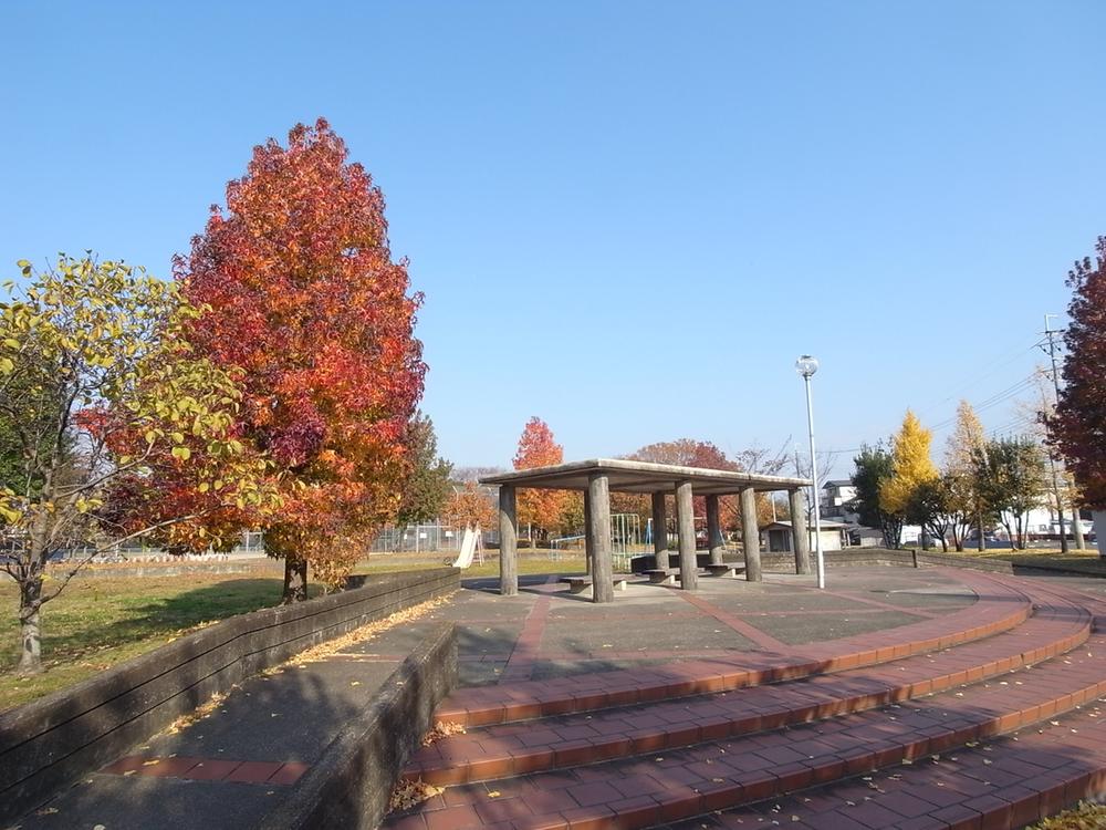 park. 100m until Higashimuki park