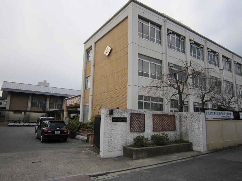 Junior high school. Kujo 210m until junior high school