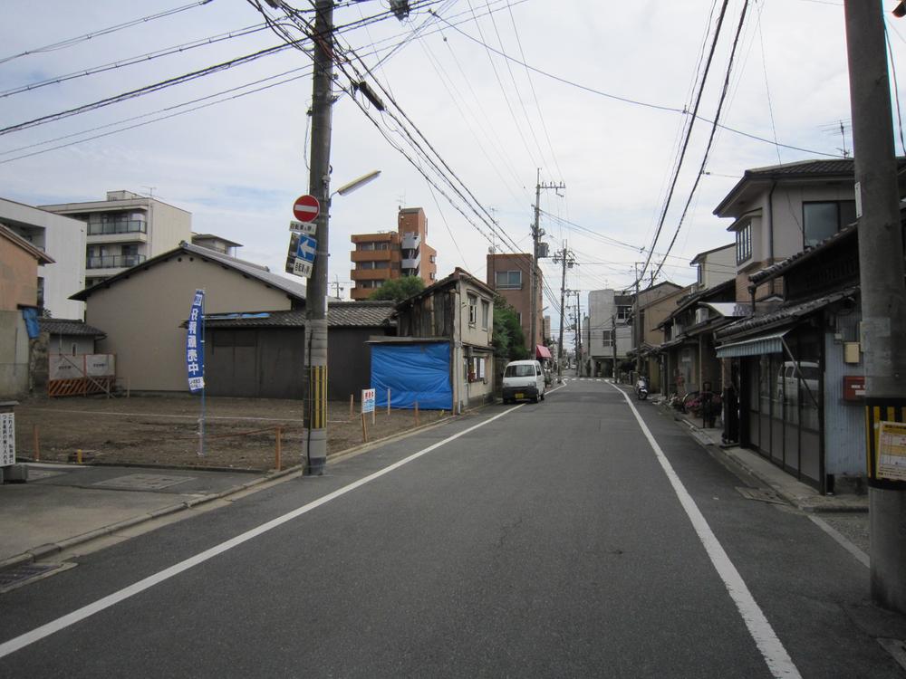 Local photos, including front road. Local (10 May 2013) Shooting