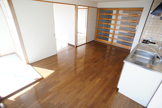 Living and room. Rank difference