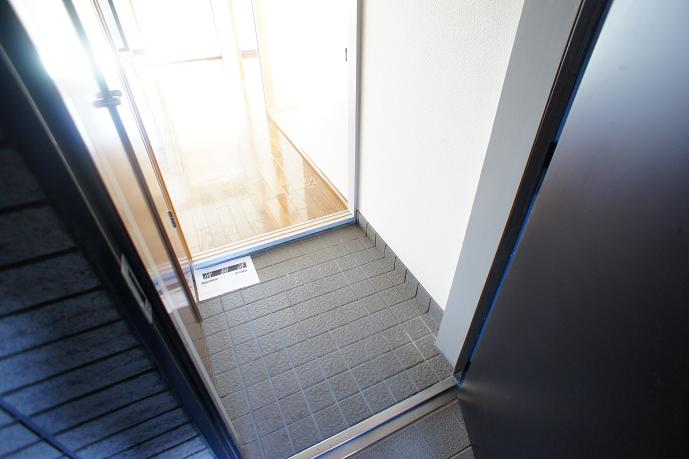 Entrance. Rank difference