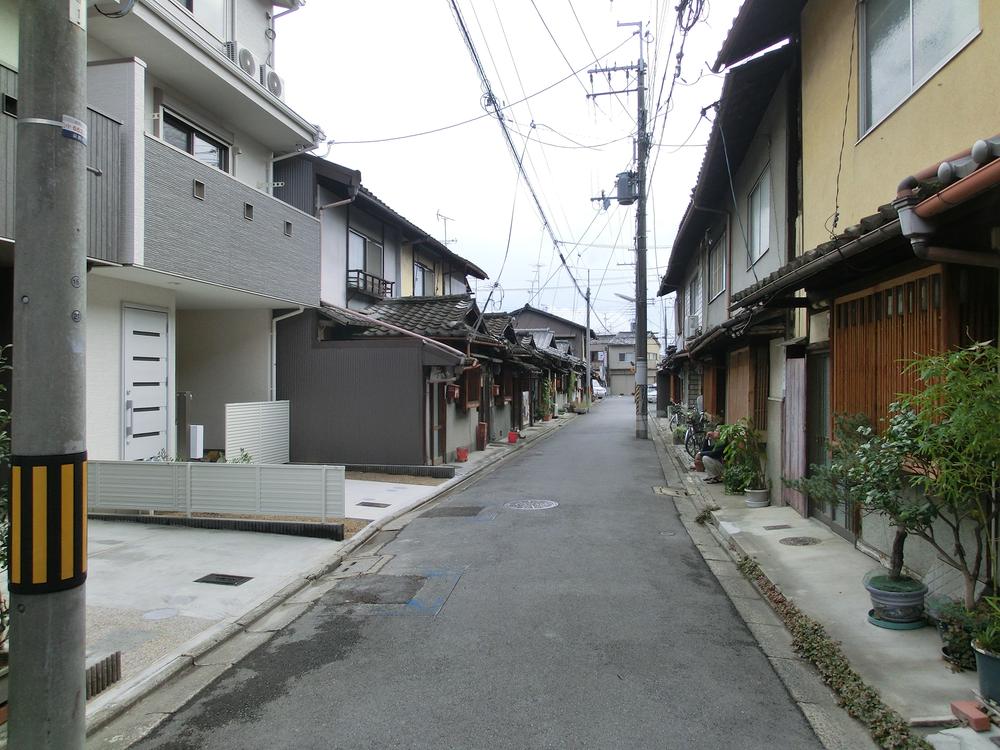 Local photos, including front road. Local (10 May 2013) Shooting