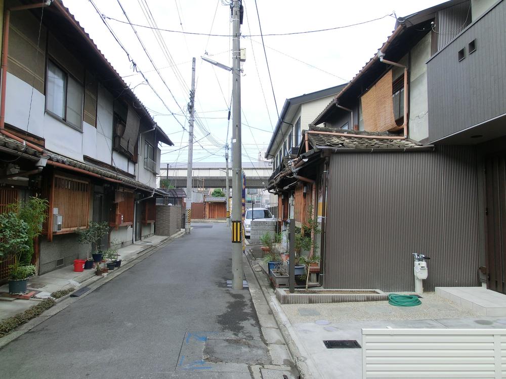 Local photos, including front road. Local (10 May 2013) Shooting