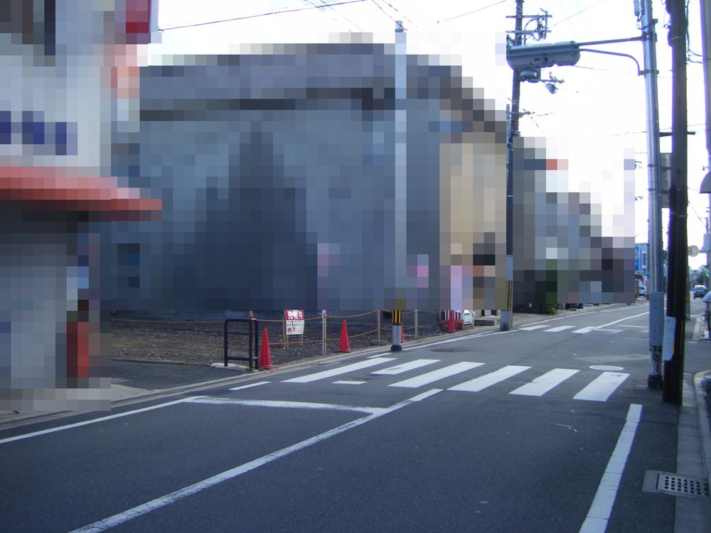 Local photos, including front road. Local (10 May 2013) Shooting