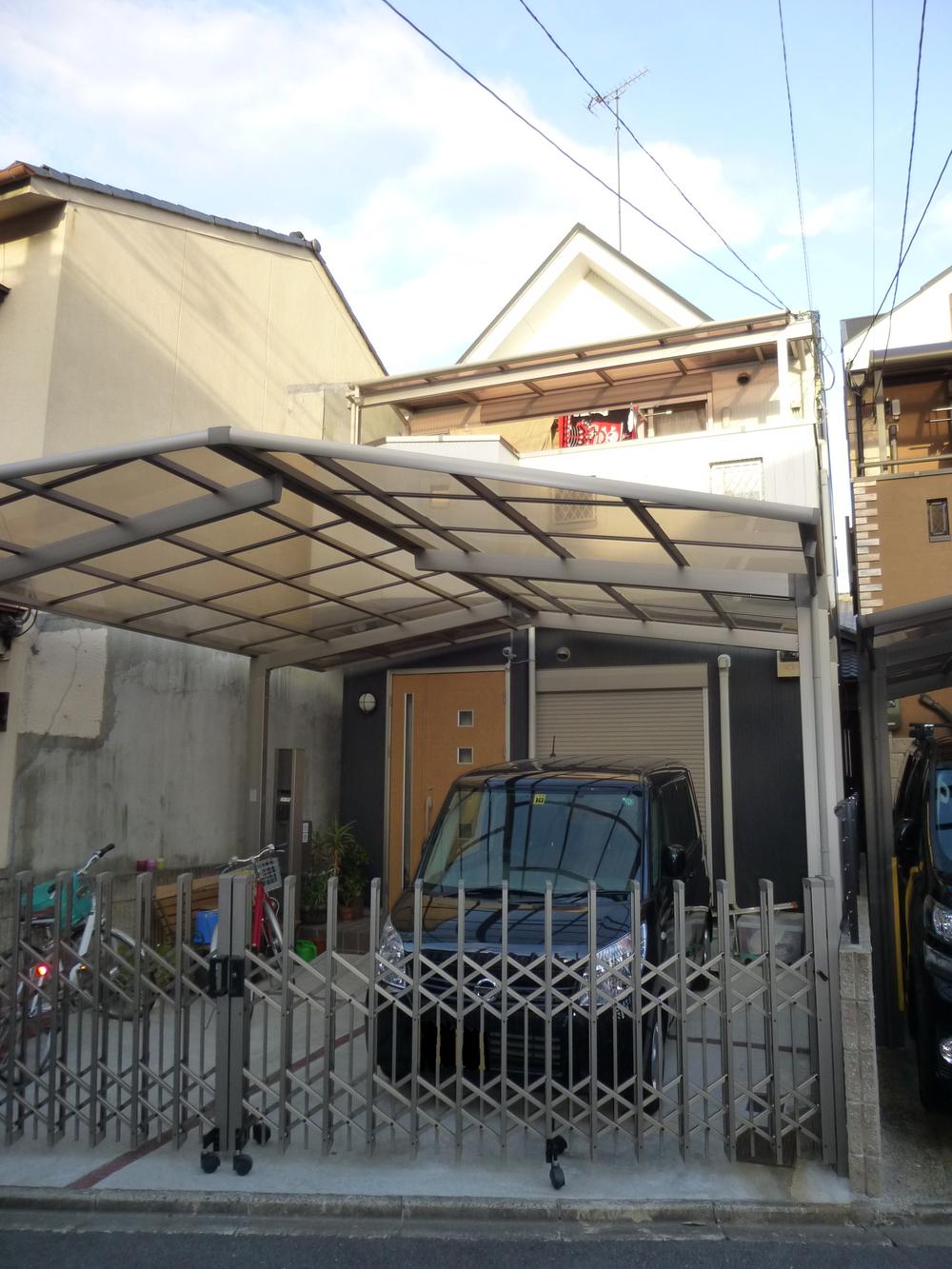 Local appearance photo. Indoor (10 May 2013) Shooting