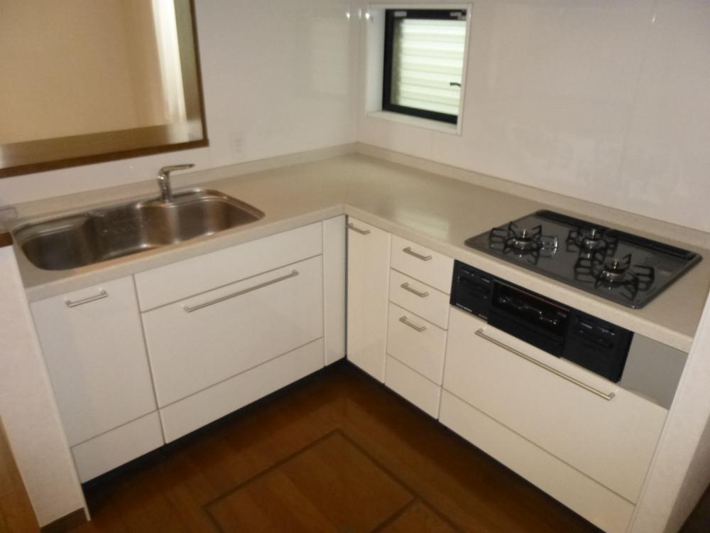 Kitchen. Room (August 2013) Shooting