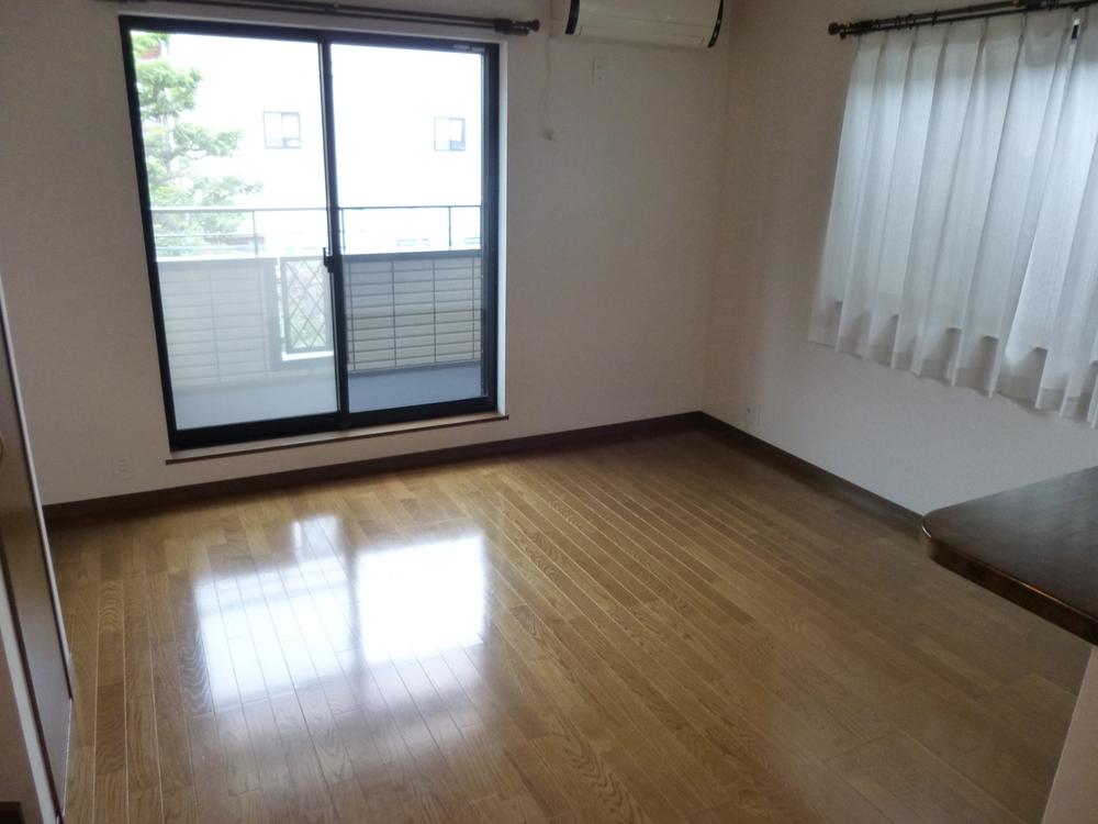 Living. Room (August 2013) Shooting