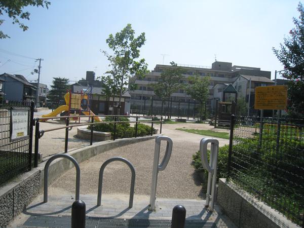 park. Up to about cypress children's park 340m