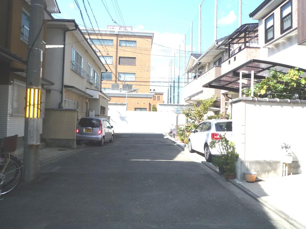 Local photos, including front road. Local (10 May 2013) Shooting