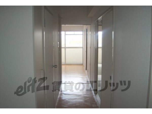 Other room space. Corridor