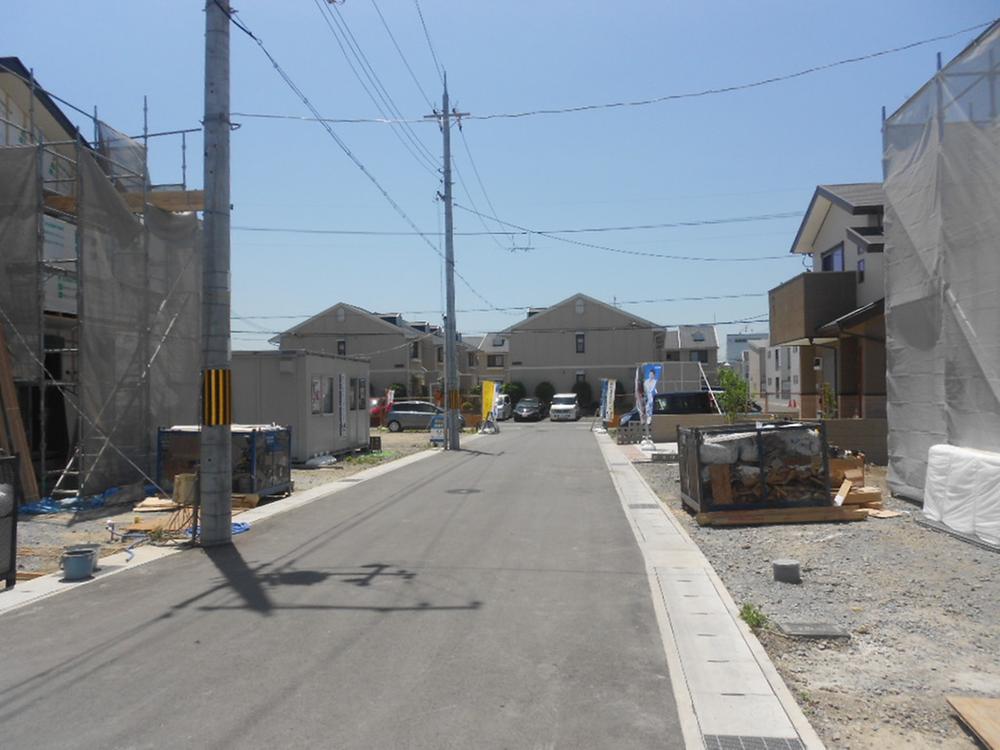 Local photos, including front road. Local (May 2013) Shooting