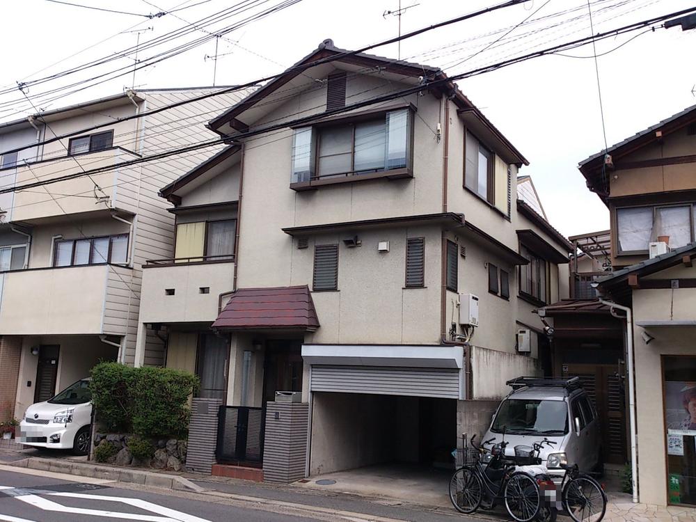 Local appearance photo