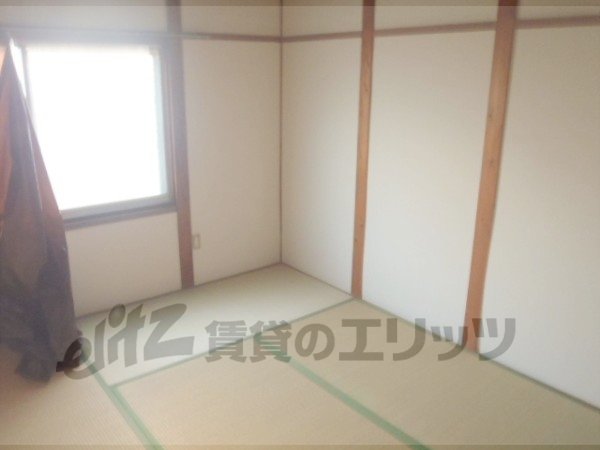 Living and room. 2F-1