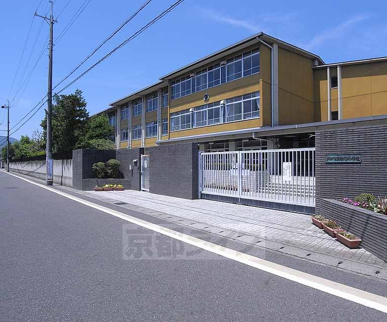 Primary school. KatsuraIsao up to elementary school (elementary school) 520m