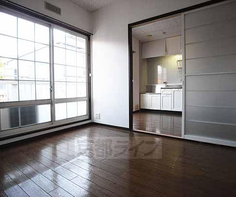 Living and room. Day is good in Zenshitsuminami orientation