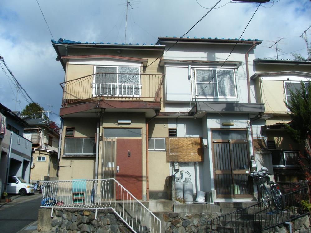 Local appearance photo. Local (12 May 2013) Shooting