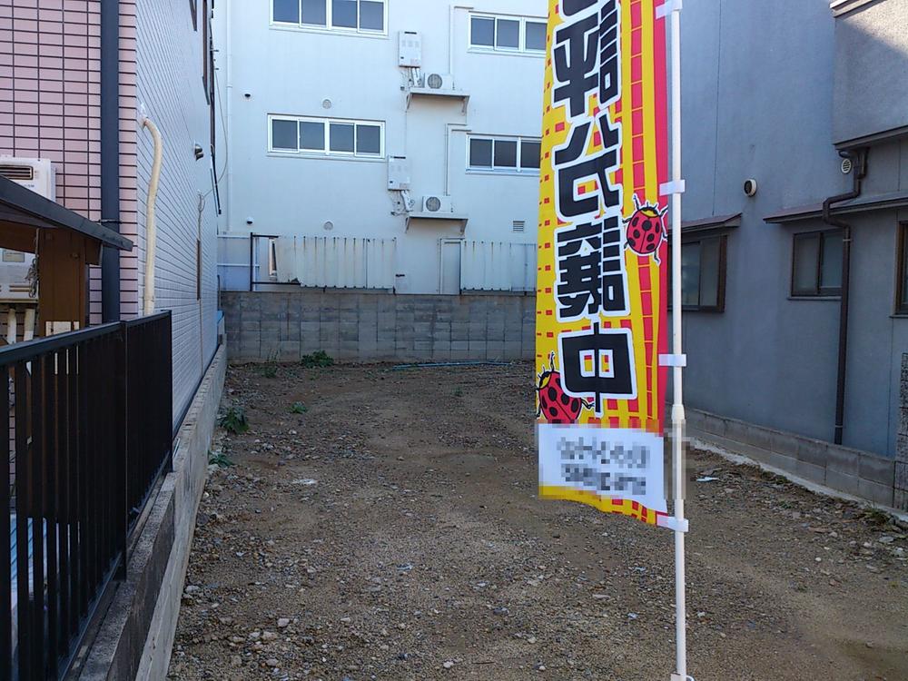 Local photos, including front road. Local Photos