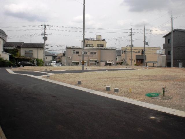 Local photos, including front road. Local (11 May 2013) Shooting