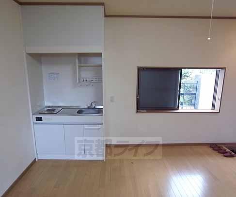 Kitchen. In the standing position of the kitchen, It was Yu' Since there is no space limit ...